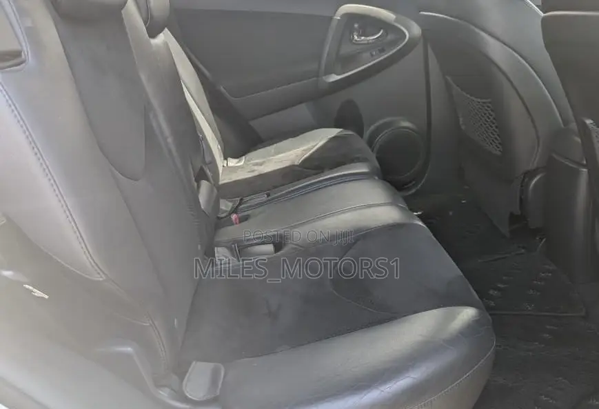 Toyota HiAce 2004 Silver