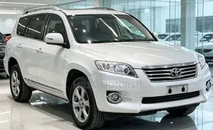 Toyota Vanguard 2012 White