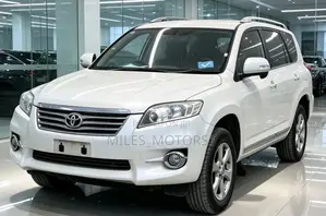 Toyota Vanguard 2012 White