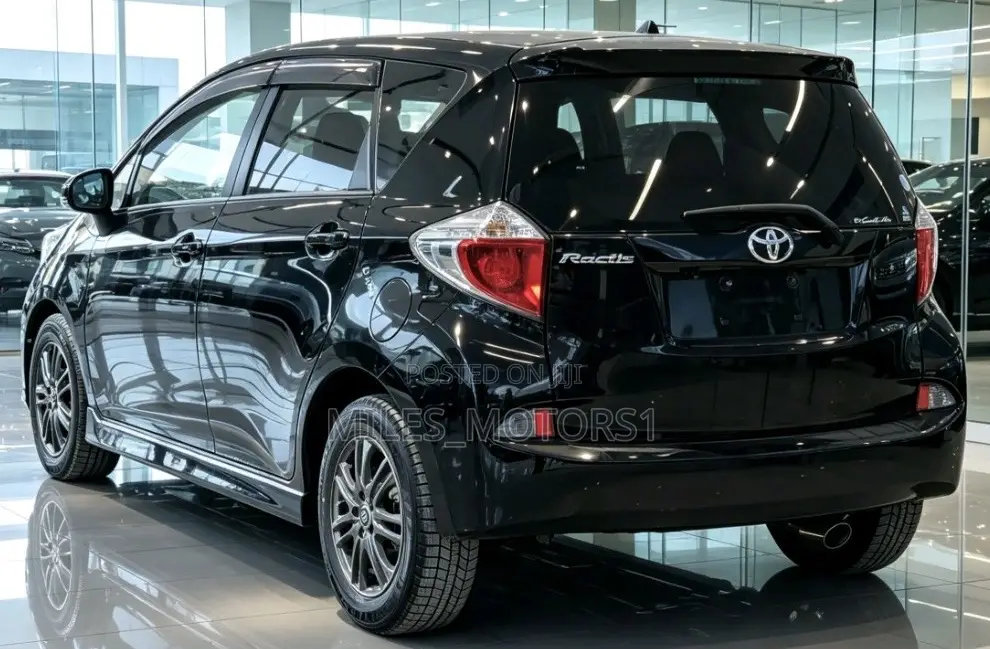 Toyota Ractis 2013 Black