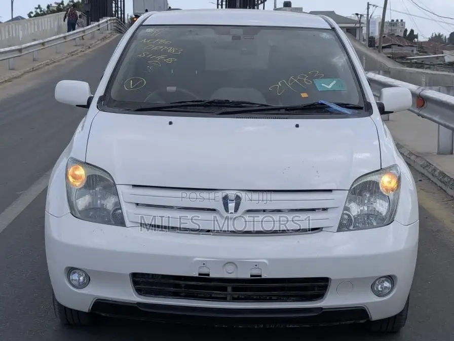 Toyota IST 2003 White