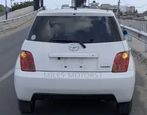 Toyota IST 2003 White