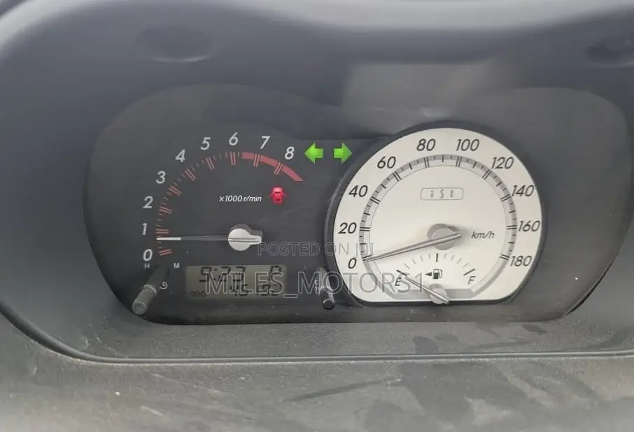 Toyota IST 2003 White