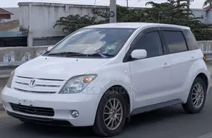 Toyota IST 2003 White