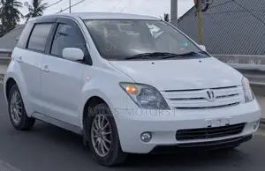 Toyota IST 2003 White