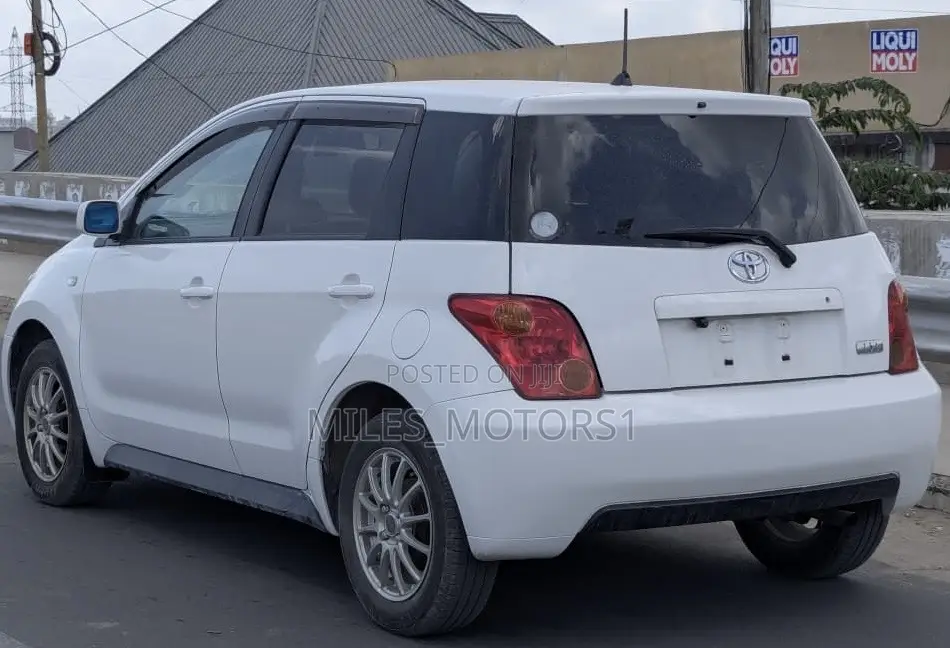 Toyota IST 2003 White