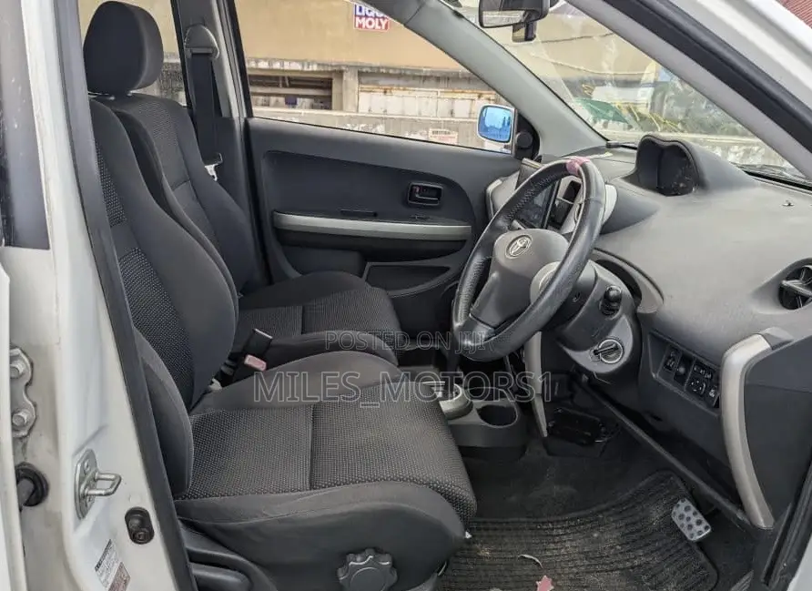 Toyota IST 2003 White