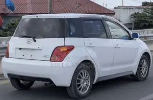 Toyota IST 2003 White