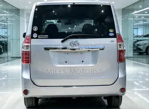 Toyota Noah 2009 Silver