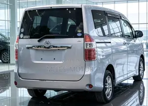 Toyota Noah 2009 Silver