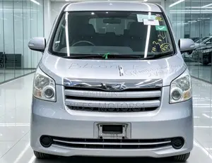 Toyota Noah 2009 Silver