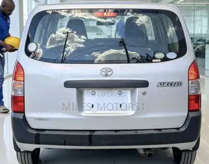 Toyota Succeed 2015 Silver