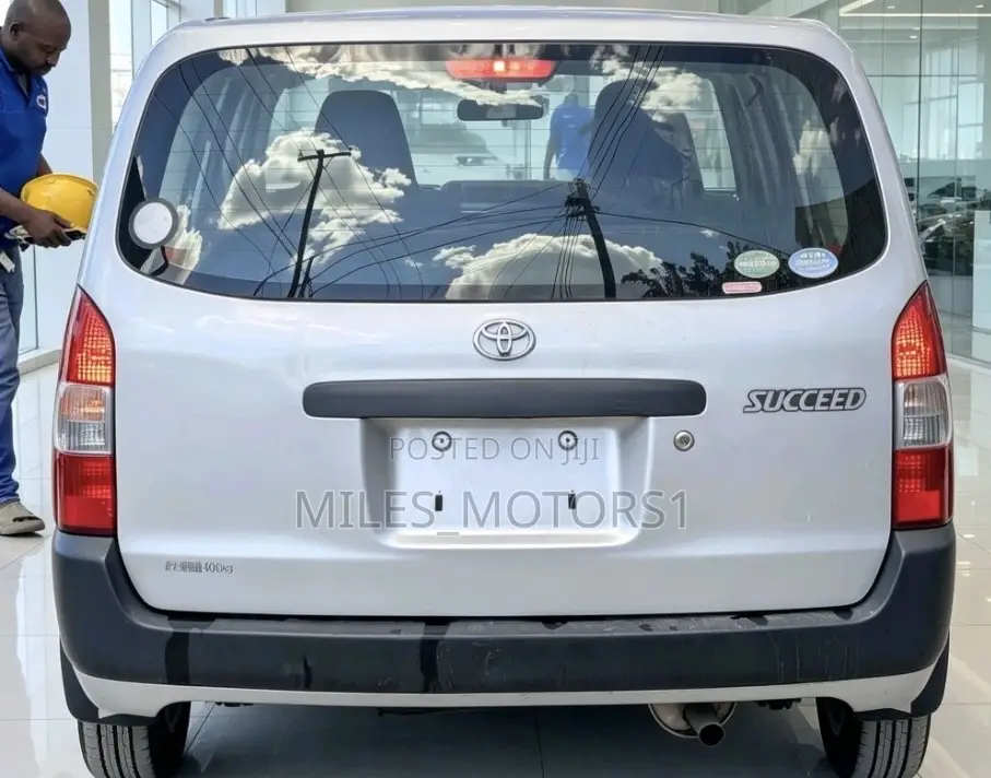 Toyota Succeed 2015 Silver