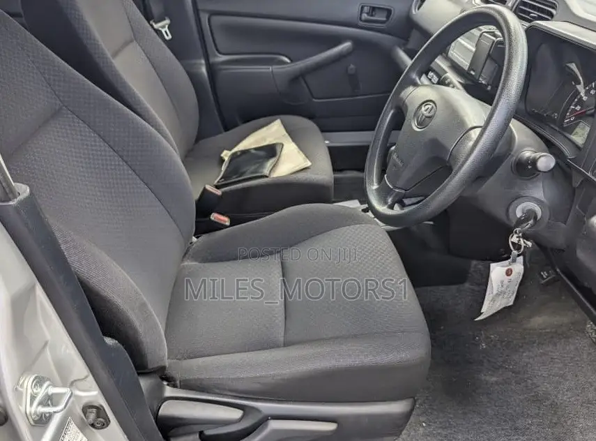 Toyota Succeed 2015 Silver