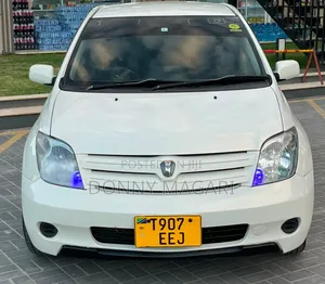 Toyota IST 2005 White