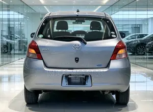 Toyota Vitz 2007 Silver