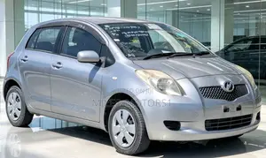 Toyota Vitz 2007 Silver