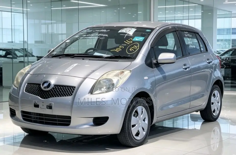 Toyota Vitz 2007 Silver