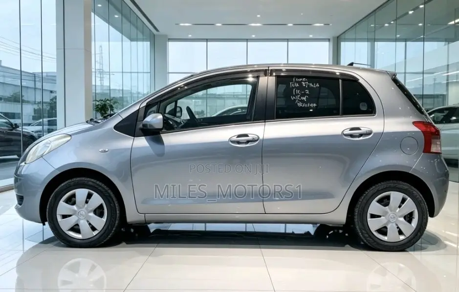 Toyota Vitz 2007 Silver