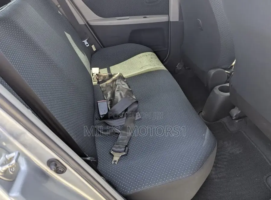 Toyota Vitz 2007 Silver