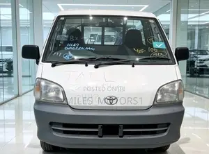 Toyota HiAce 2004 White