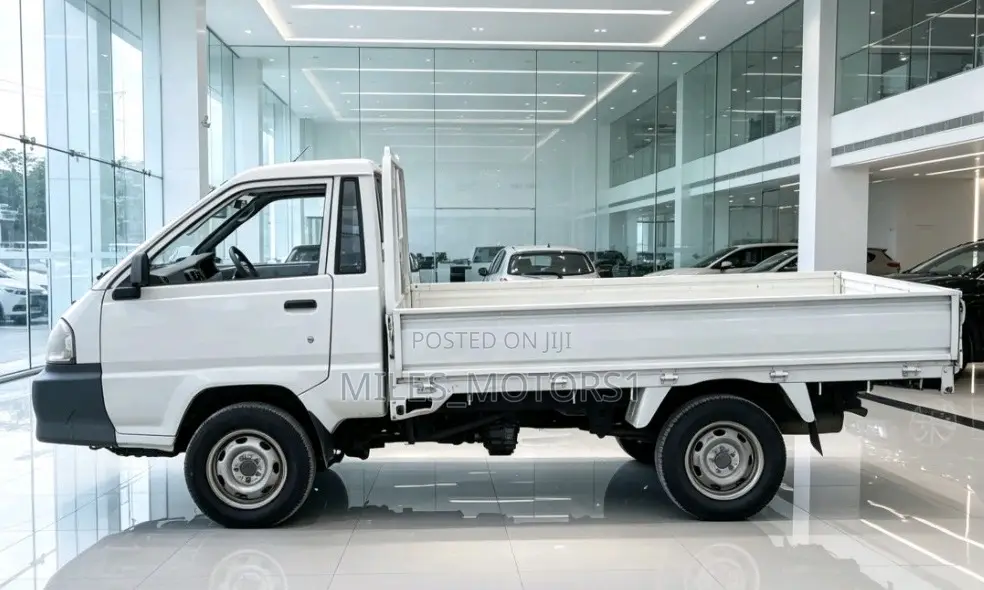 Toyota HiAce 2004 White