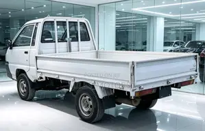 Toyota HiAce 2004 White