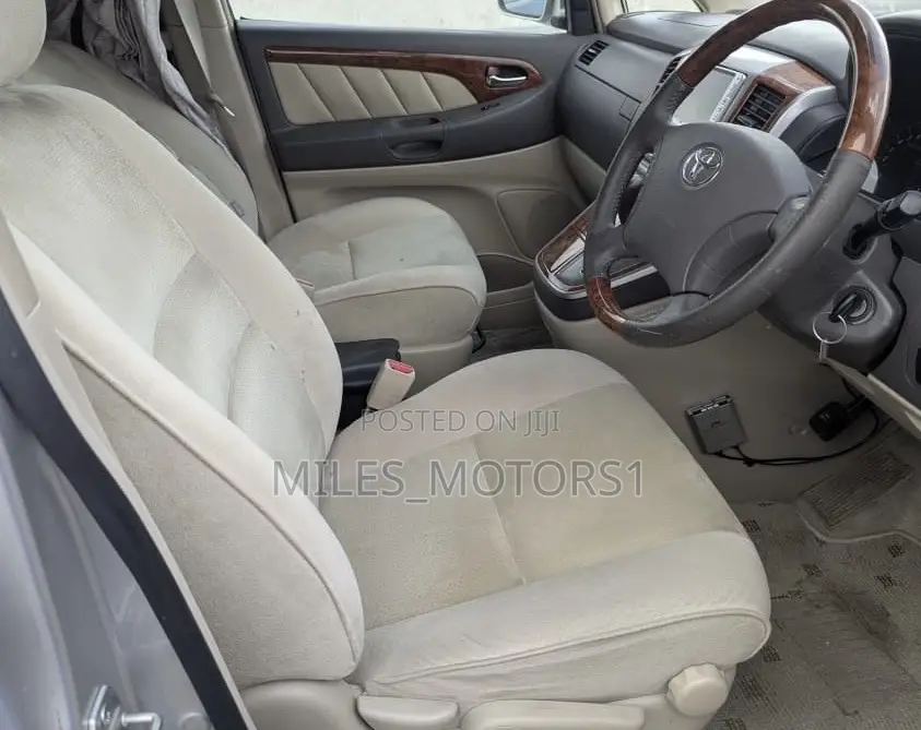 Toyota Alphard 2005 Silver