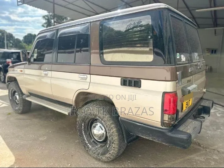 Toyota Land Cruiser Prado 2002 Brown