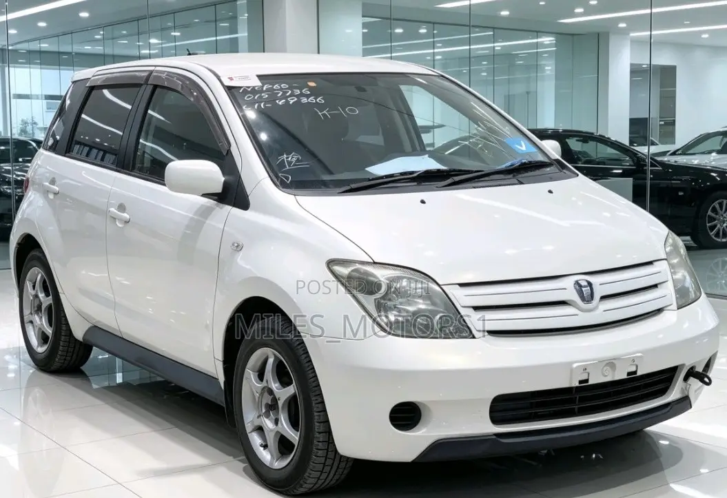 Toyota IST 2004 White