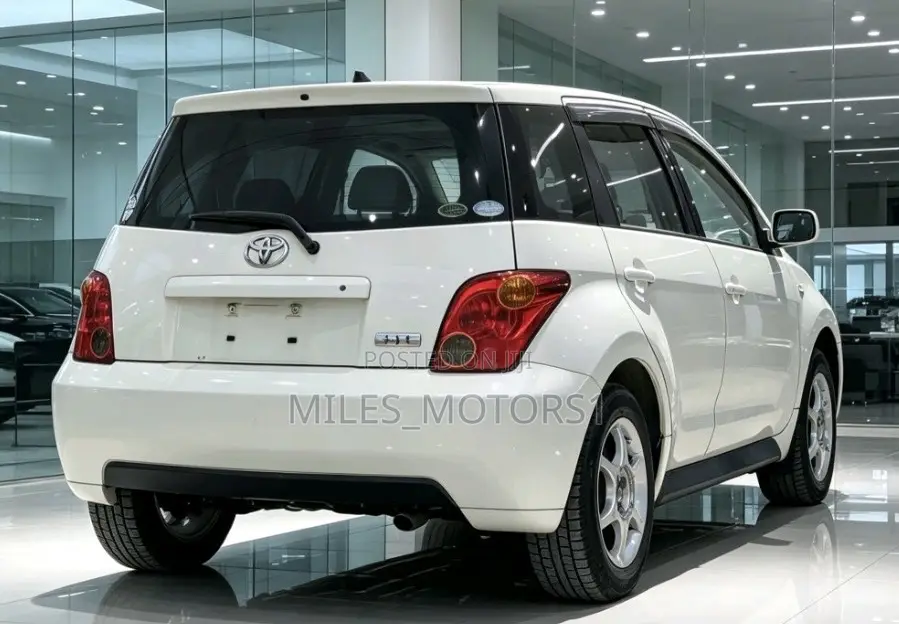 Toyota IST 2004 White