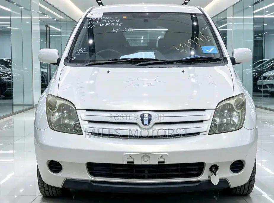Toyota IST 2004 White