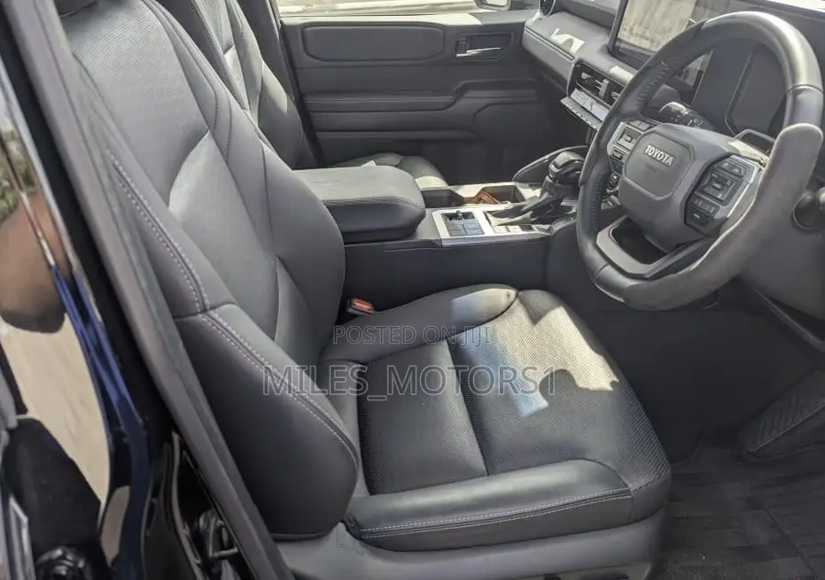 Toyota Land Cruiser Prado 2024 Black