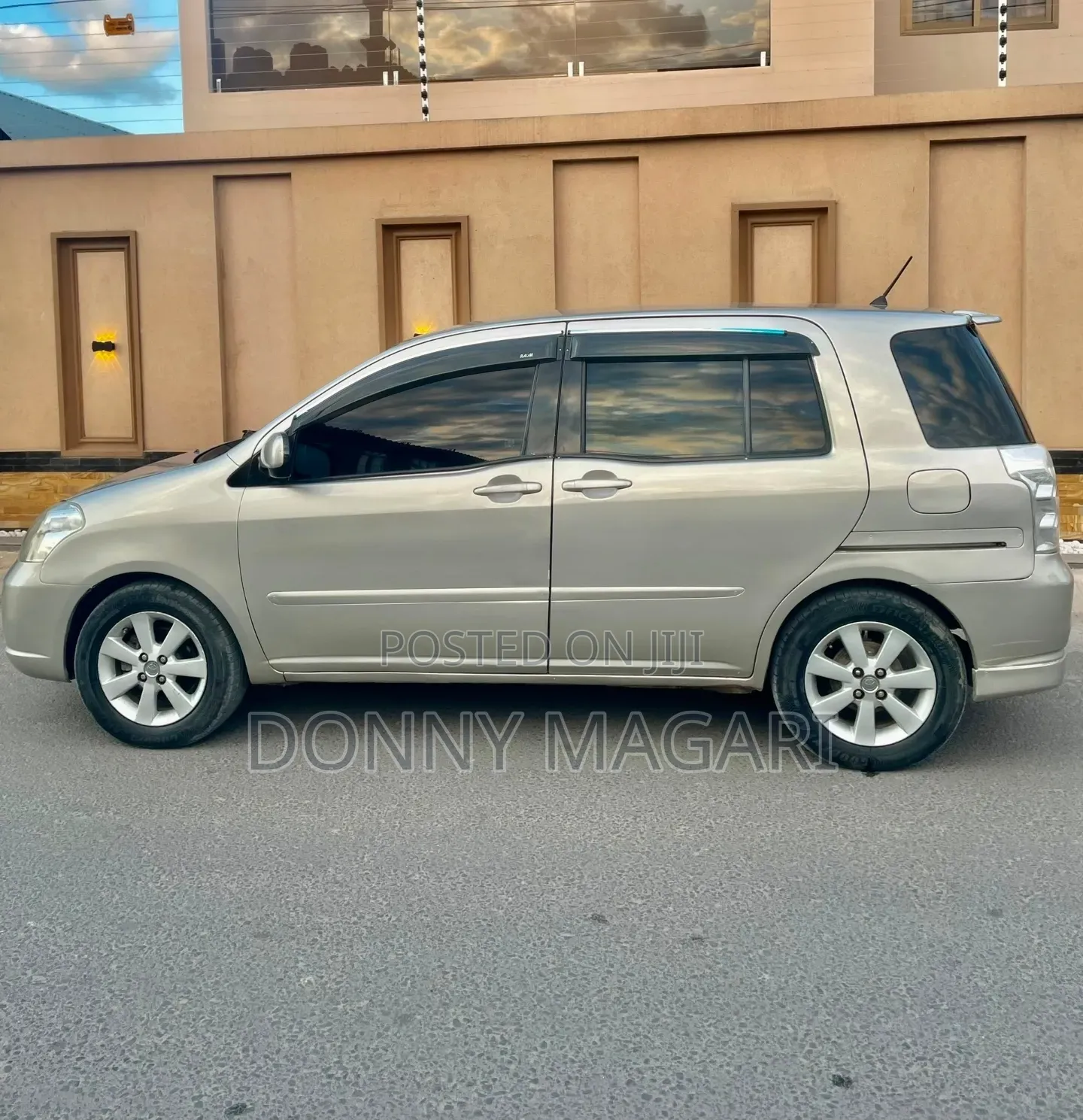 Toyota Raum 2004 Silver