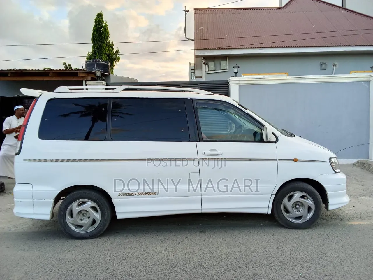Toyota Noah 2003 White