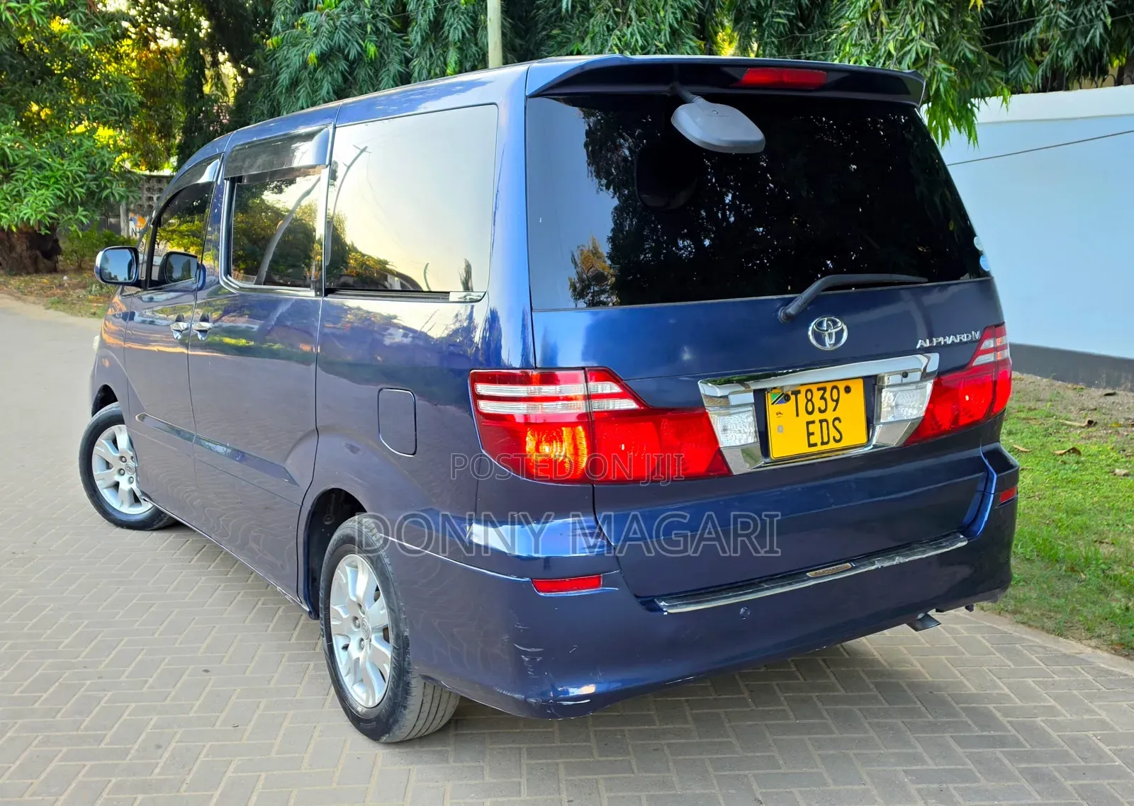 Toyota Alphard 2006 Blue