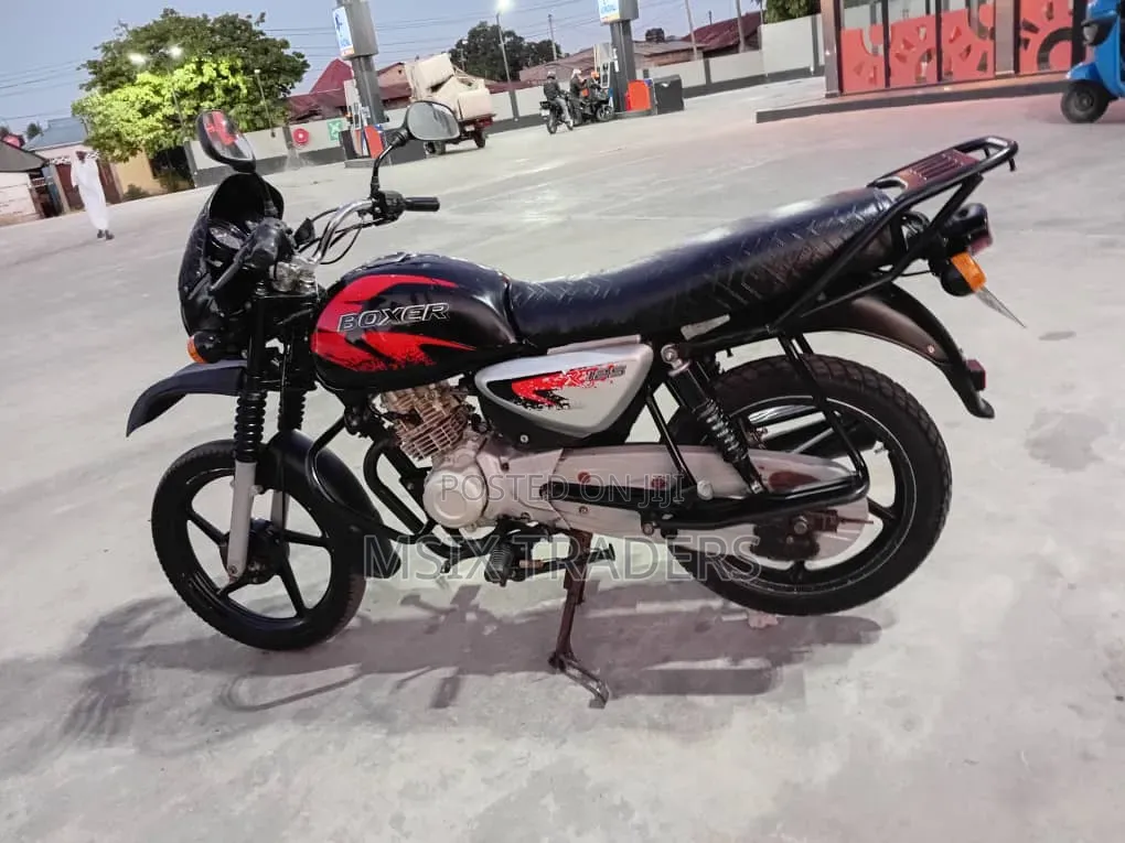 Bajaj Boxer X125 2023 Red