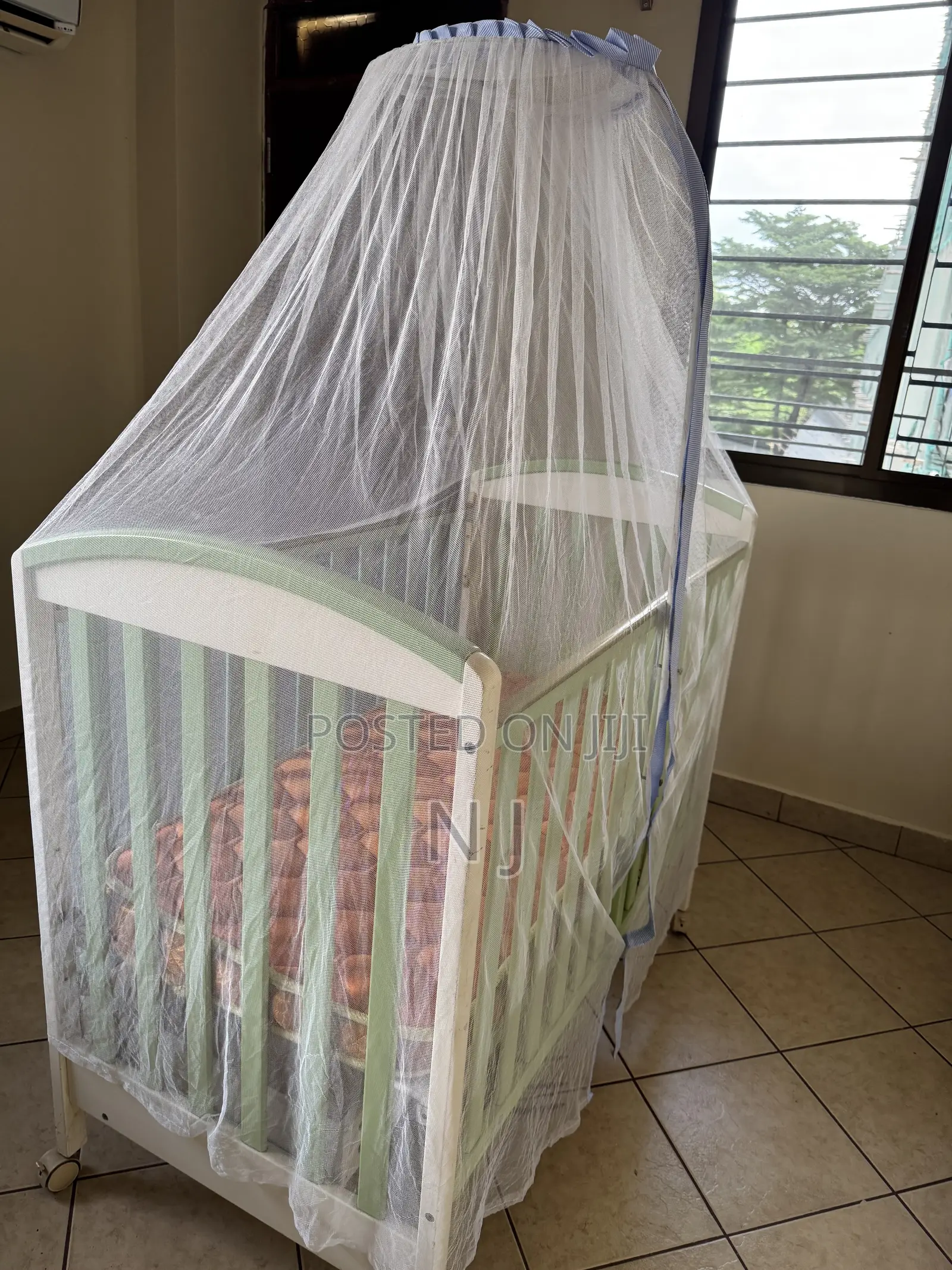 Baby Cot With Mosquito Net, Mattress And Bedding Set