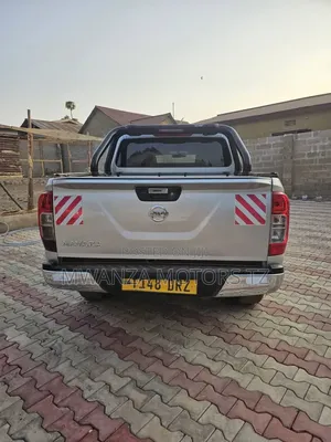 Nissan Navara 2018 Silver