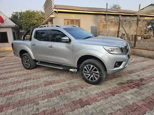 Nissan Navara 2018 Silver