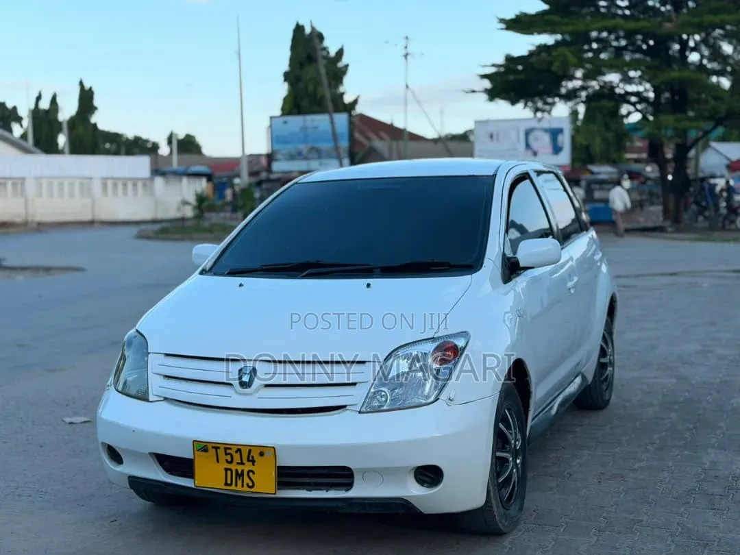 Toyota IST 2005 White