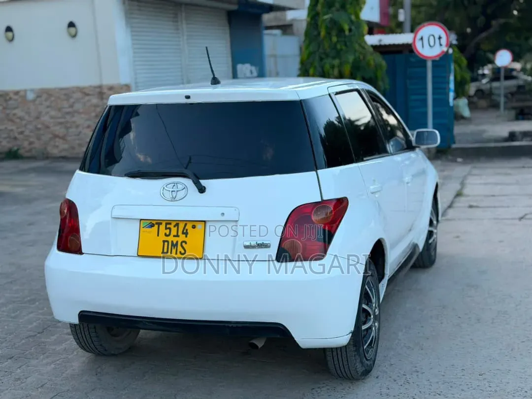 Toyota IST 2005 White