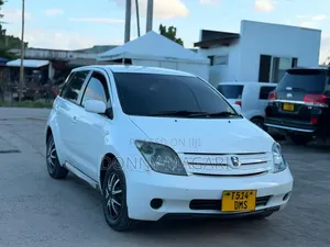Toyota IST 2005 White