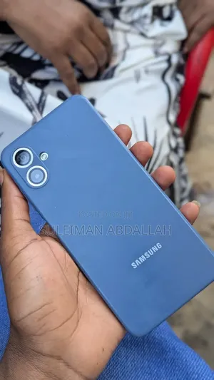 New Samsung Galaxy A06 128 GB Bronze
