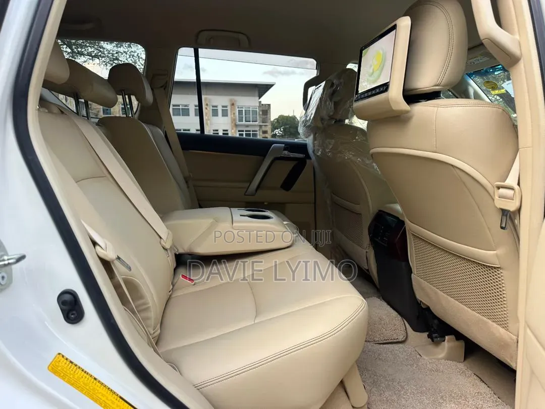 Toyota Land Cruiser Prado 2016 Pearl