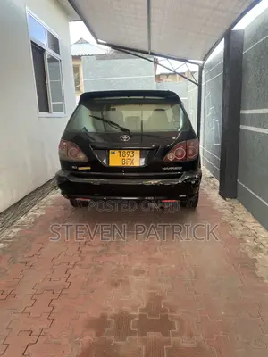 Toyota Harrier 3.0 V6 1999 Black