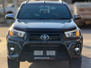 Toyota Hilux 2019 Gray