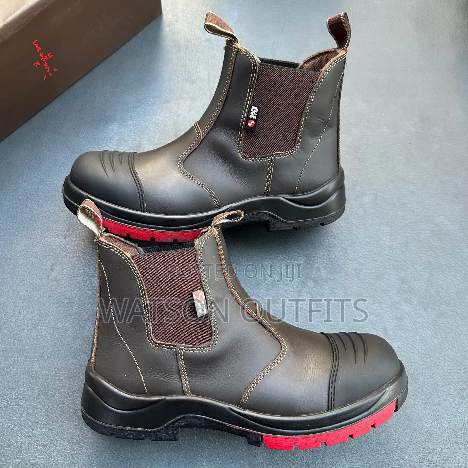Safety Shoes Or Footwears Or Boots Classically Smart