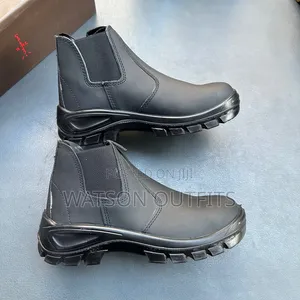 Safety Shoes Or Footwears Or Boots Classically Smart