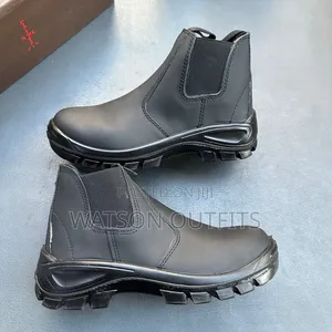 Safety Shoes Or Footwears Or Boots Classically Smart